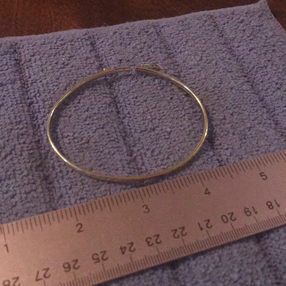 Dainty gold bangle